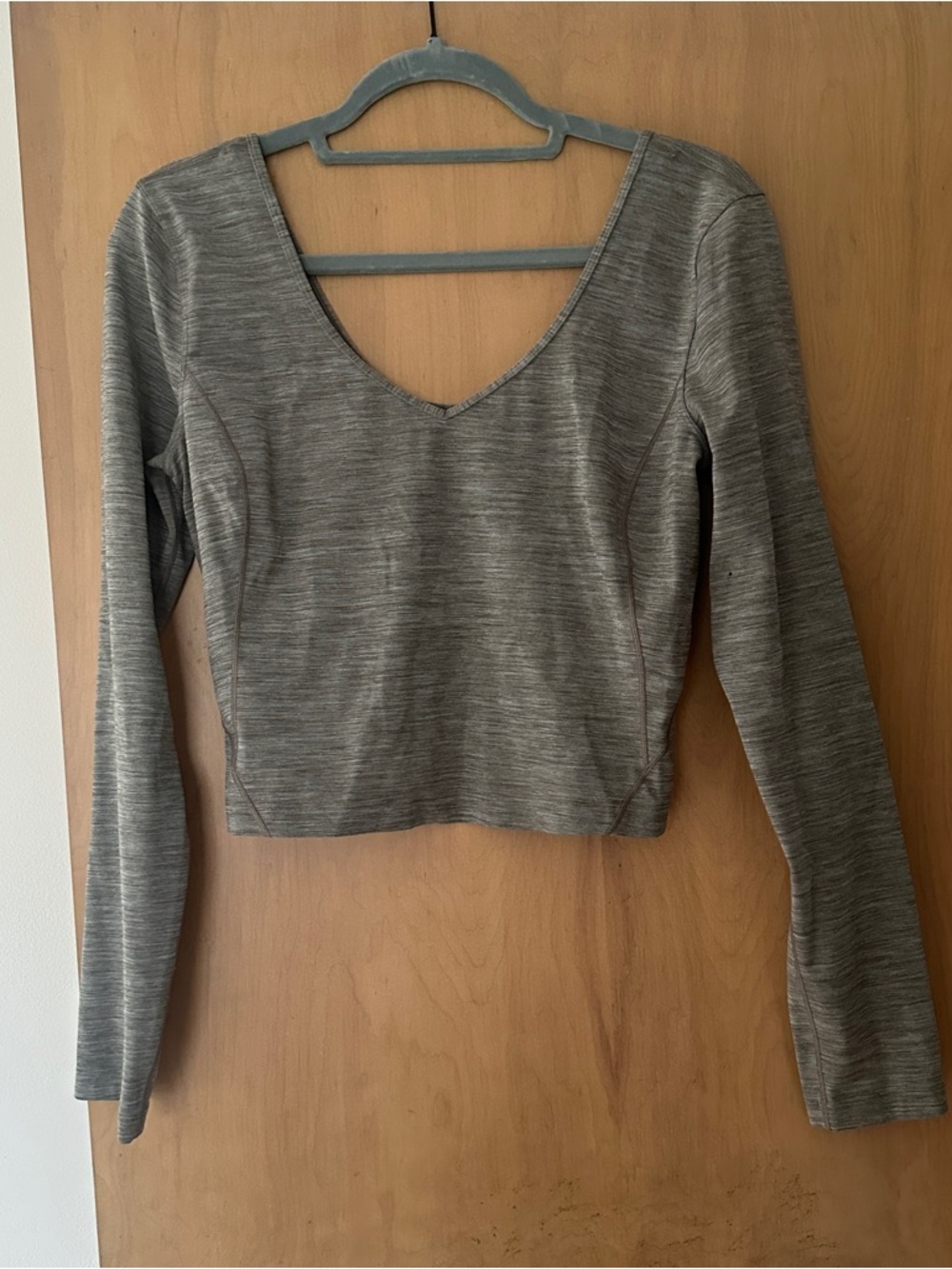 Women’s Long Sleeve Cropped V-Neck Heathered Taupe Gray Top